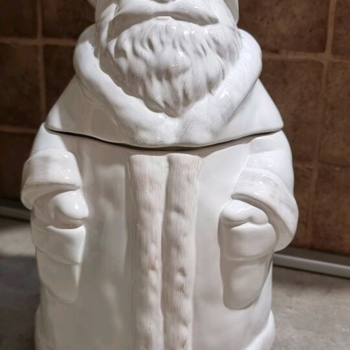 Cookie jar new, faience with Santa Claus design