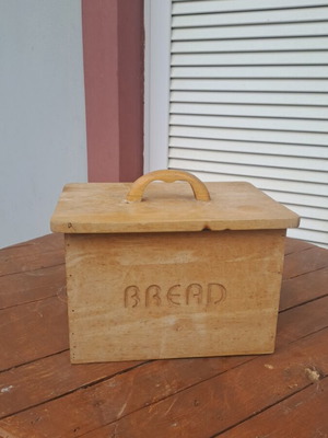 Bread box used for bread storage