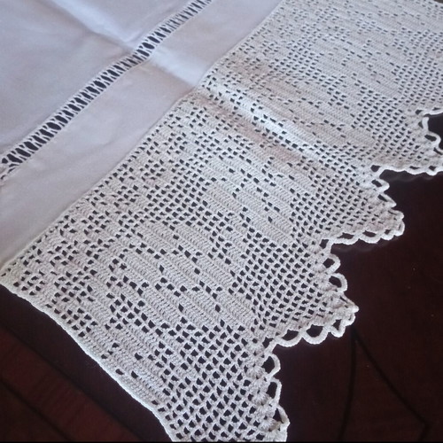 Set of 3 handmade white linen table runners with crocheted cotton lace