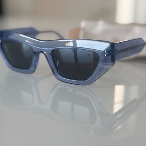 AV Sunglasses rectangular sunglasses new, transparent purple/blue
