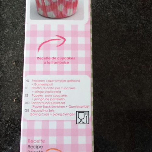 Sweet decorating set new in its box