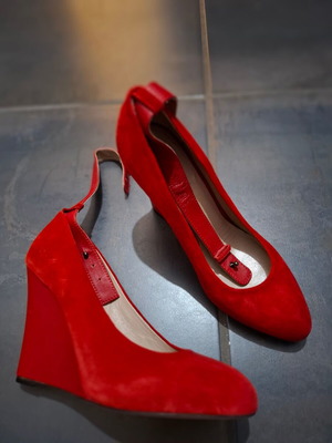 Closed platform shoes like new, high, red, size 40