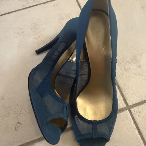 Nine West peep toe suede women's heels used, turquoise