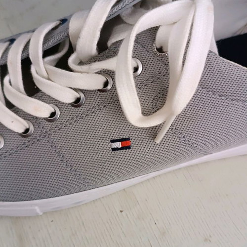 Tommy Hilfiger sneakers gray new size 43