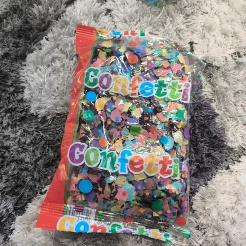 Confetti packs and streamer launcher new