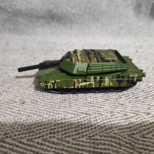 Matchbox battle tanks set of 4 used, 7 cm each