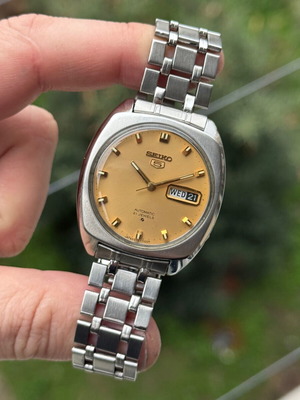 Seiko 5 automatic watch like new, steel, gold tone