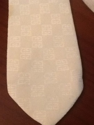 Givenchy tie like new, beige