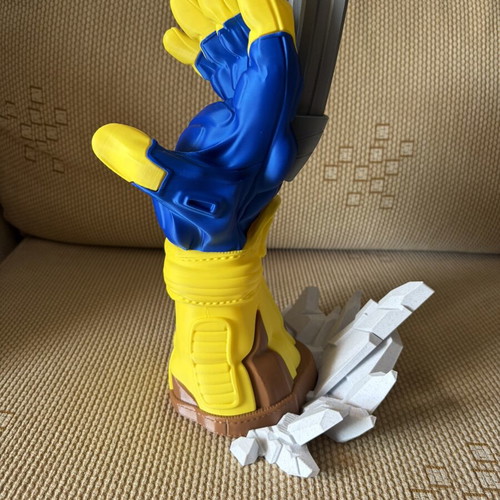 Wolverine controller stand for PlayStation 5
