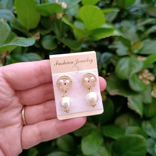 Handmade 18K gold-plated stud earrings with pearls and zircon