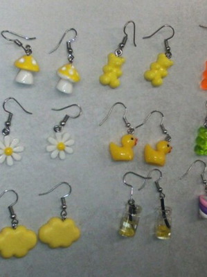 Set of 13 earrings like new, multicolored