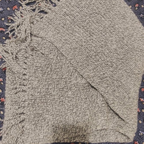 Knitted scarf handmade like new, gray and white, 170x28 cm without fringes