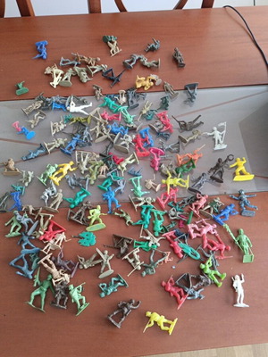 Set of 150 used military soldier figures from Japan, USA, Germany, UK