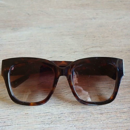 Sunglasses pack of 3 like new, black, green, brown