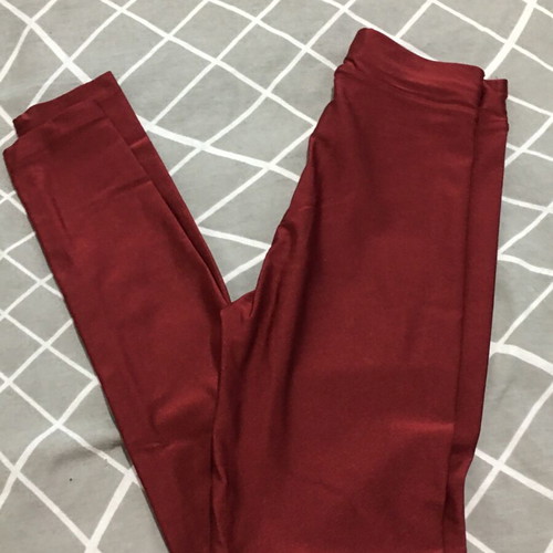 Shiny leggings used dark red size small Bodymove
