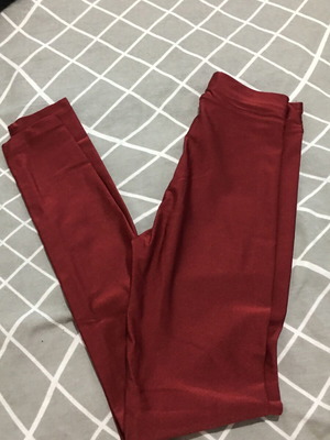 Shiny leggings used dark red size small Bodymove