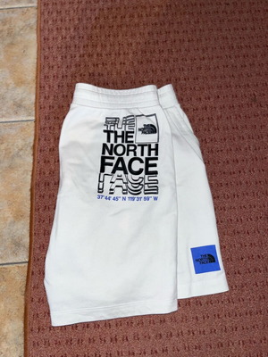 Къси панталони The North Face като нови, бели и сини