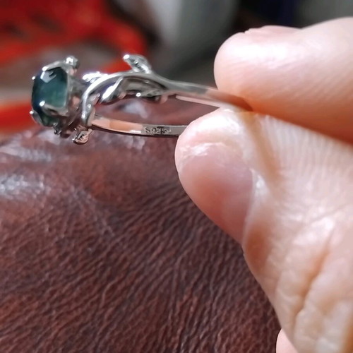 Moss Agate Silver Ring Size 6 With Leafy Design