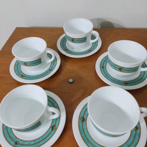 Porcelain cups like new, good quality and durable