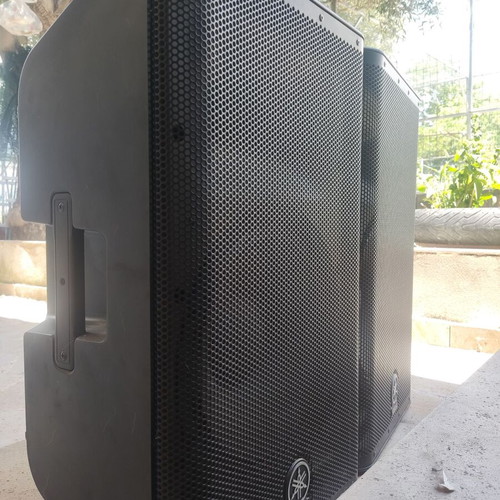 Yamaha DXR 112 powered speakers like new