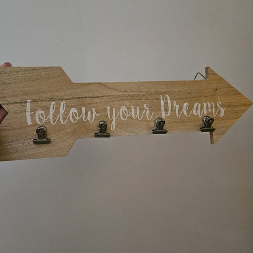 Wooden wall decor with 4 clips like new