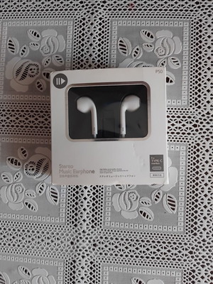 Wired white phone earphones