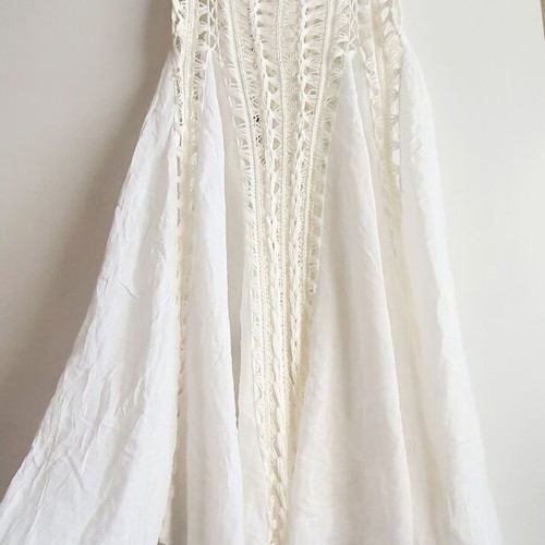 Dress new, white, airy and comfortable, size S-M