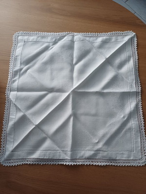Set of 3 white square doilies with pattern, 54x54 cm