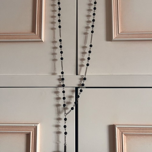 Rosary necklace like new, black