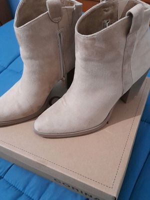 Corina ankle boots leather suede like new, size 38, beige