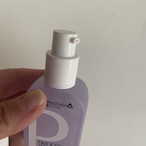 Συσκευασία Panthenol Extra μεταχειρισμένη, άδεια, λιλά χρώμα, γυαλί και πλαστικό