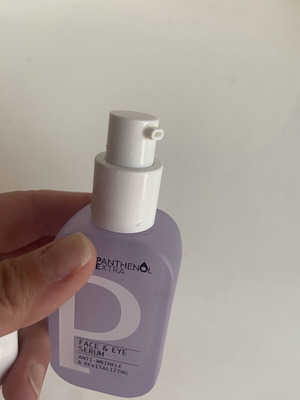 Συσκευασία Panthenol Extra μεταχειρισμένη, άδεια, λιλά χρώμα, γυαλί και πλαστικό