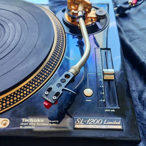 Technics SL-1200 LTD turntable used, 24K gold plated limited edition