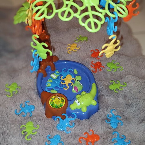 Board game Monkey Balance like new, educational magnetic toy