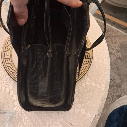 Large black leather shoulder bag like new