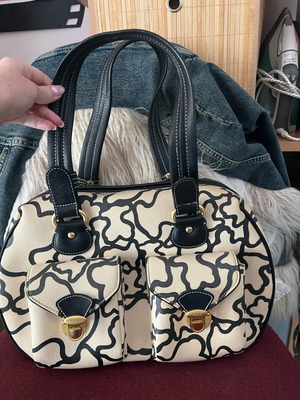 Tous shoulder bag like new, black and beige