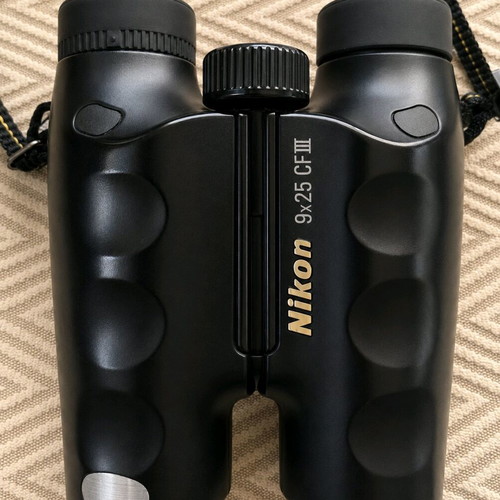 Nikon 9x25 CF II Compact binoculars like new with case