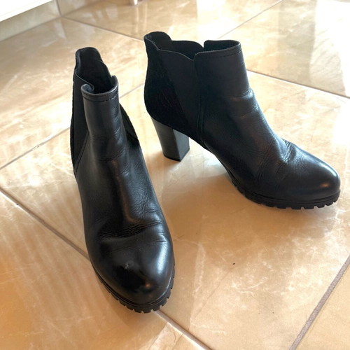 Caprice women's leather ankle boots black size 40 like new