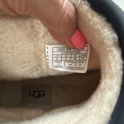 Ugg Australia women's waterproof boots size 39 used beige
