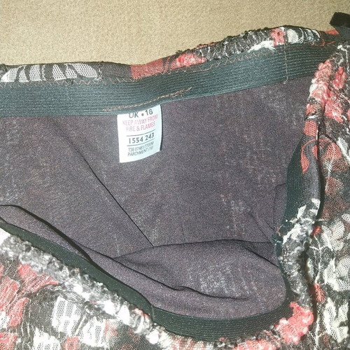 Marks & Spencer skirt with elastic waist like new, black and multicolor XXL