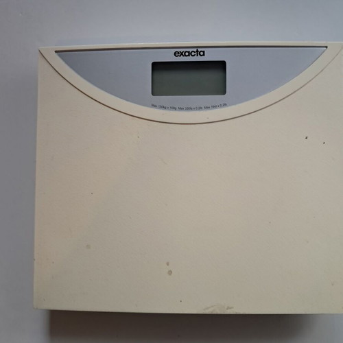 Exacta bathroom scale used, white color