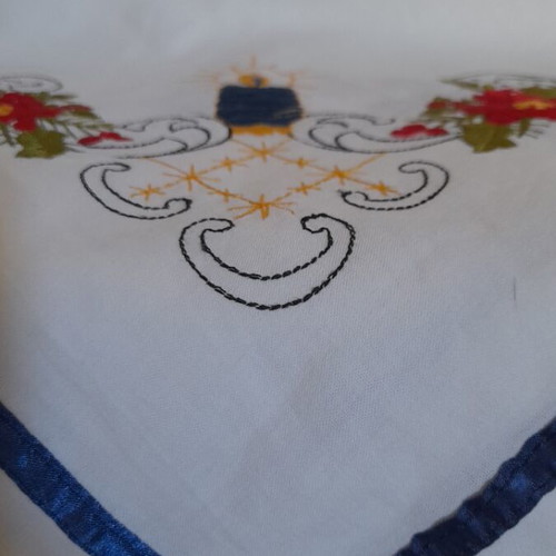 Easter tablecloth set with embroidery and two placemats new