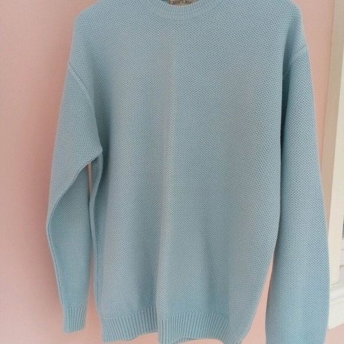 Men's pullover size Medium like new