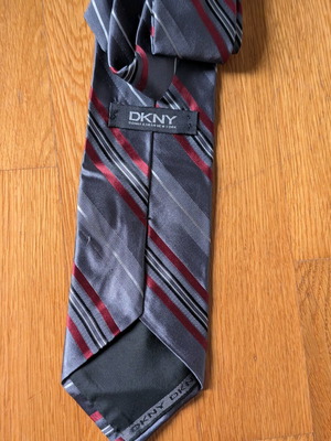 DKNY tie used in good condition