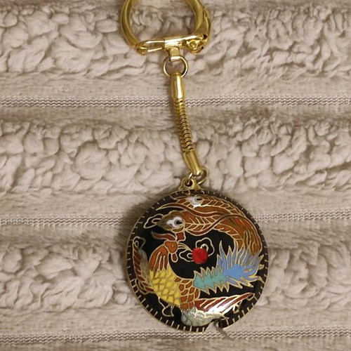 Cloisonné keychain like new with traditional Asian design