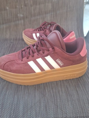 Adidas VL Court Bold shoes size 36.5 like new, burgundy