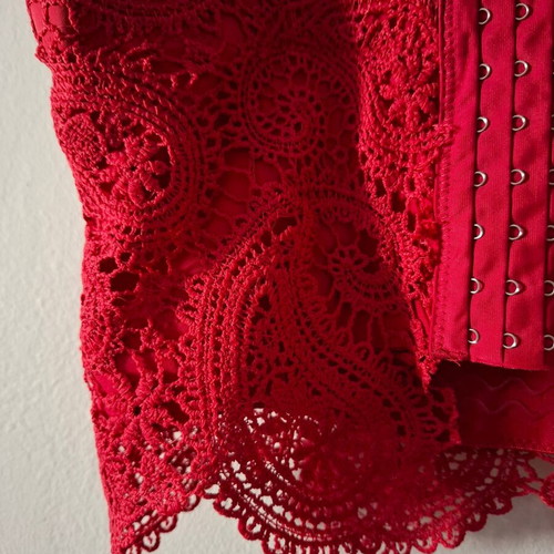 Women's Red Wine corset blouse like new with lace and padding