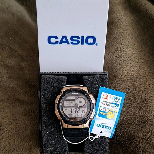 Casio men's watch, gold color