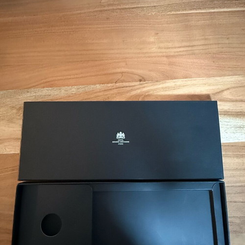 Gift box Hotel Grande Bretagne Athens like new