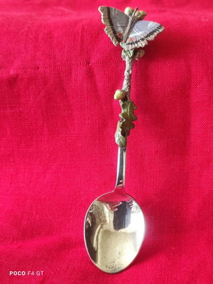 Collectible dessert spoon with 3D resin decoration, like new